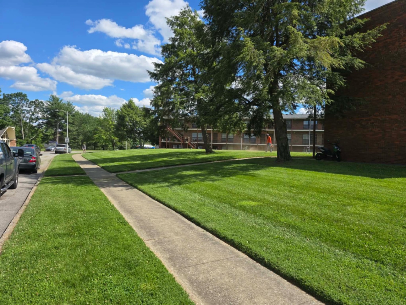 Apartment grounds maintenance